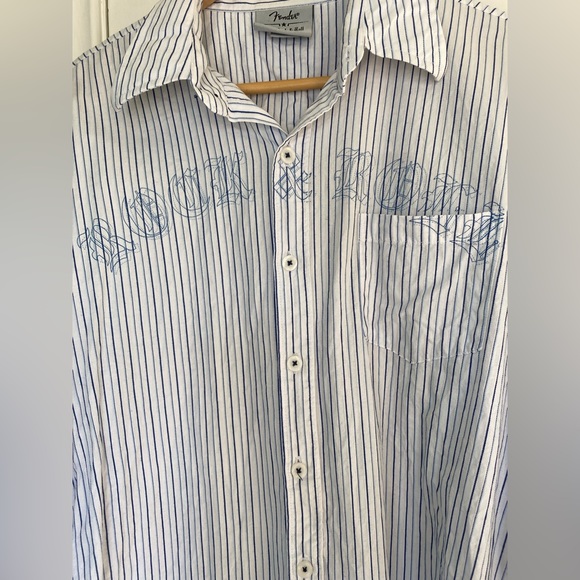fender Guitars 🎸 Button Up Men’s Shirt with Rock & Roll Across front, Large - Picture 2 of 11